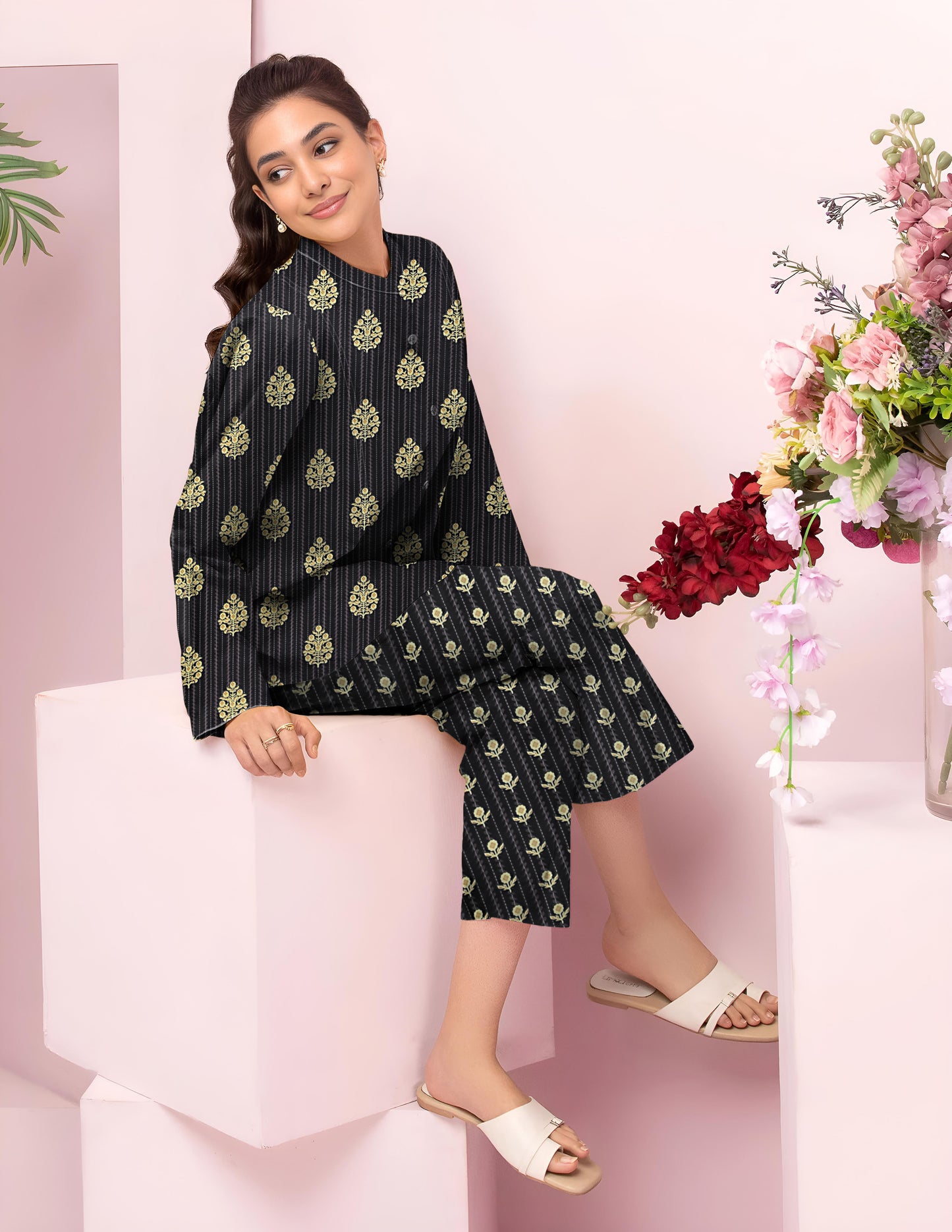 Loral Prints Ladies Suit 2 PCs Un-Stitched D-36